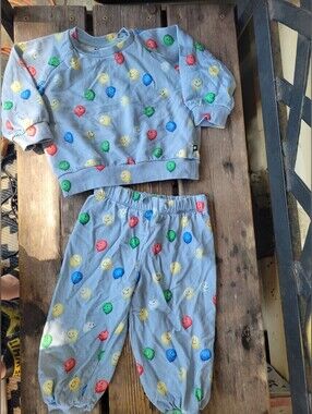 MOLO SZ 86 / 1.5Y VGUC BABY BLUE COLORFUL 'HAPPY FACES Sweatshirt & Sweatpants
